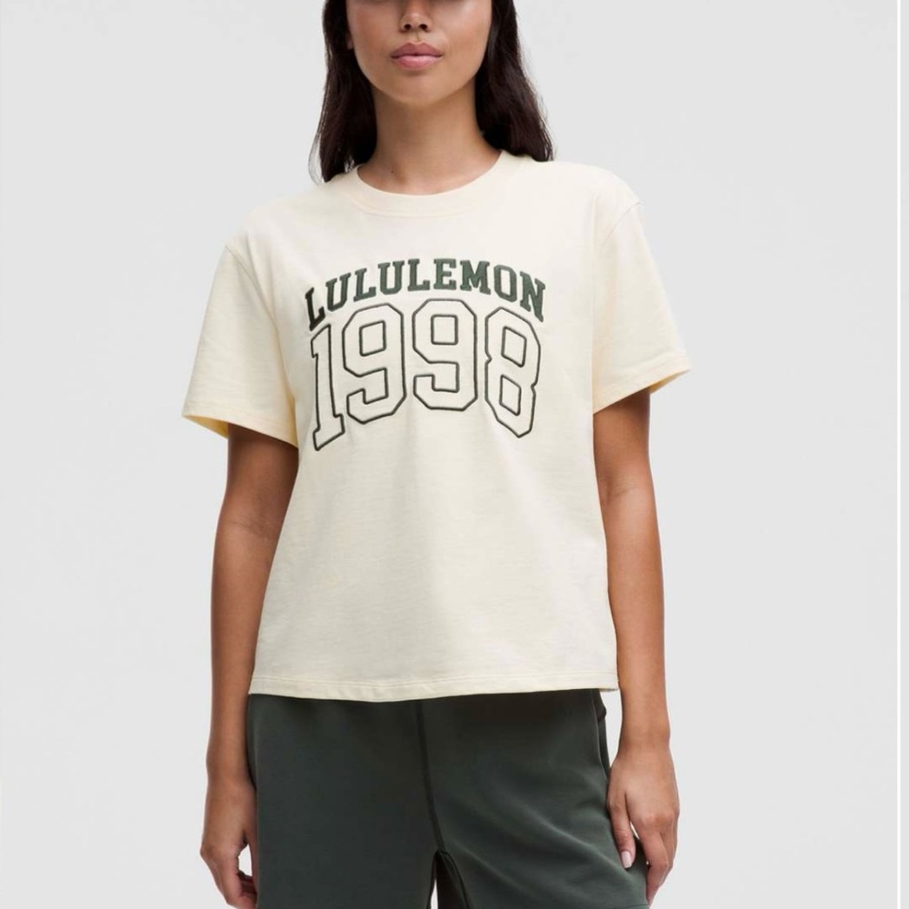 Lululemon Relaxed-Fit Cotton Jersey T-Shirt *Graphic * NWT 6/Butter Cream